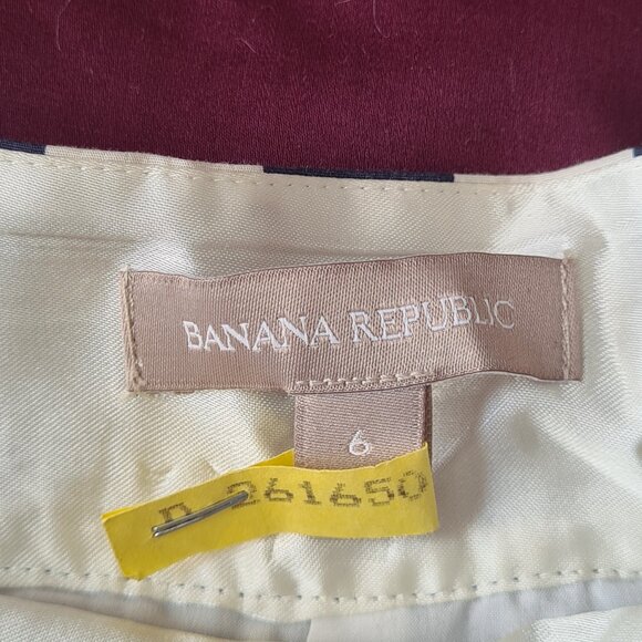 ✨ Banana Republic Pleated Midi Skirt - Size 6 - Priced to Move! ✨ - Picture 4 of 5